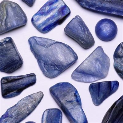  Kyanite: เคล็ดลับการหลอมและวัสดุอุตสาหกรรมที่แข็งแกร่งของอนาคต!